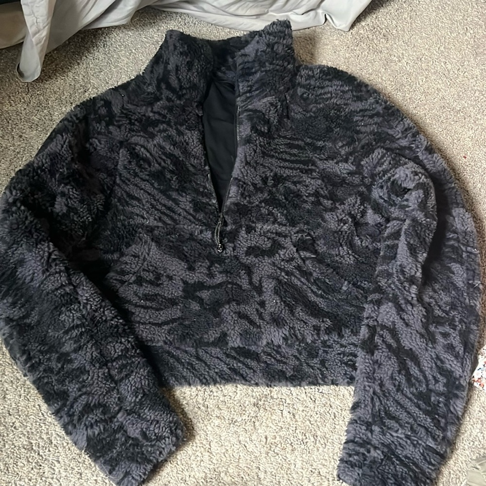 Lululemon sherpa cropped scuba